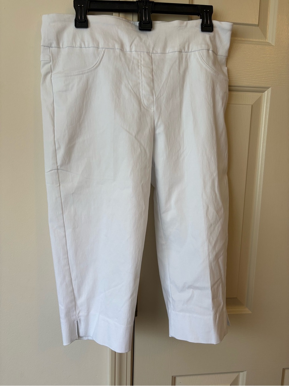White Cropped Pull-On Capri